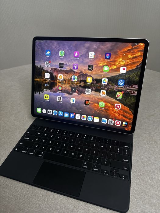 iPad Pro 12.9 + Magic keyboard в идеальнейшем состоянии