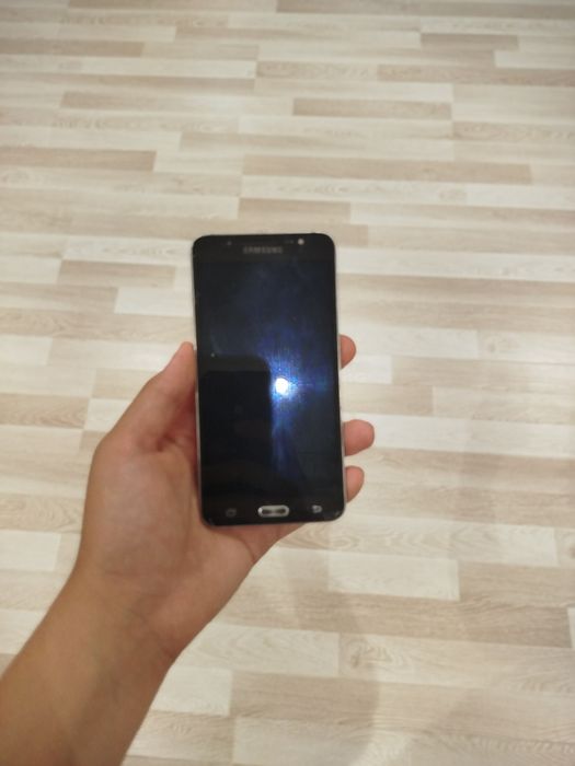 Samsung Galaxy J7 IDEAL