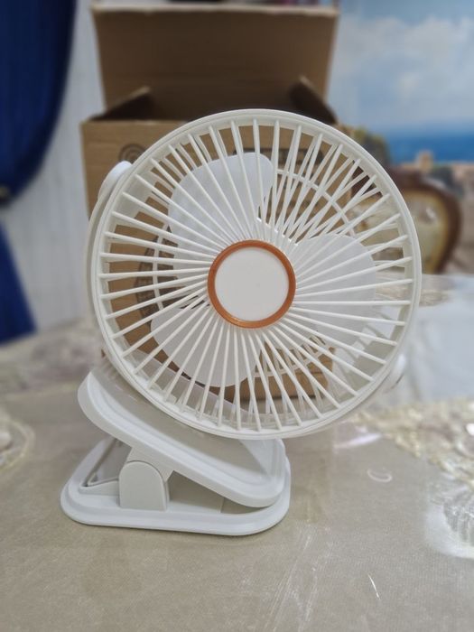 Mini Ventilator Stol Ustiga Quyiladigan Qisqichli