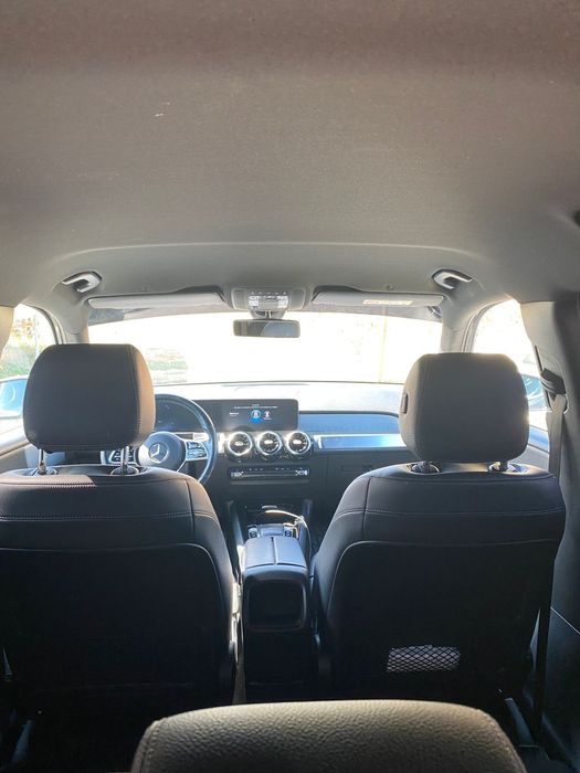 Автомобиль мерседес