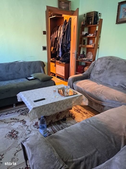 Ap 2 cam X mijlociu etaj 4 cu acoperis Rogerius (in spate la Perla)