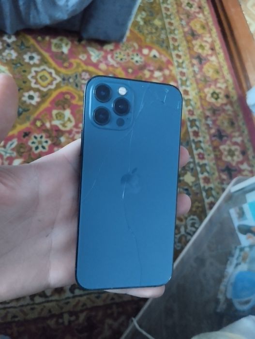 Обменяю телефон айфон