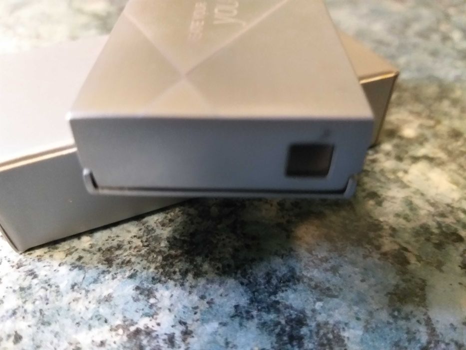 Bricheta metalica antivant Kent Youniverse ed. limitata lux(noua-cutie