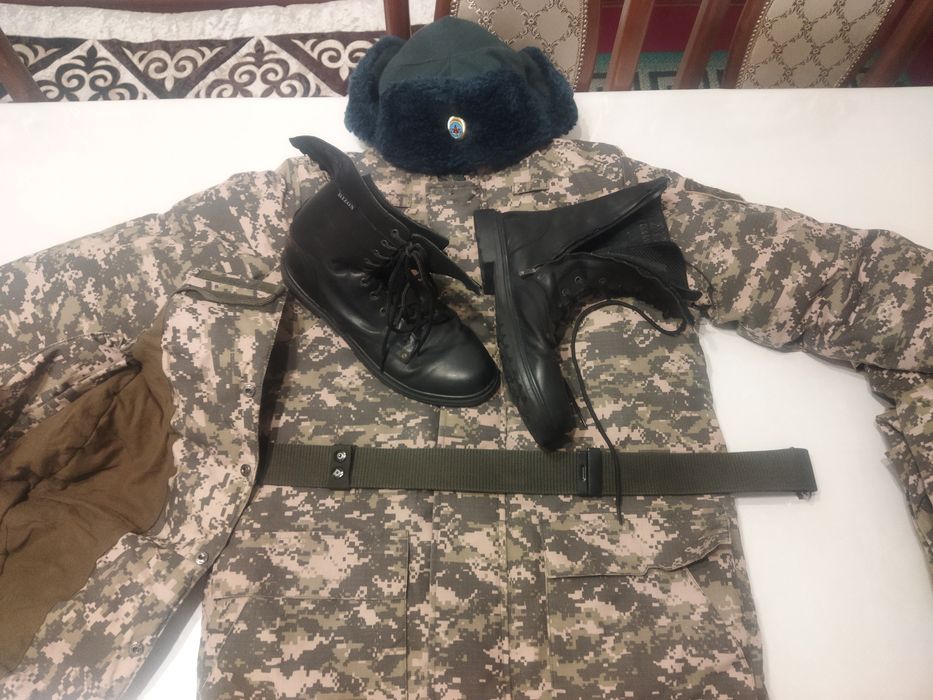 Военная форма (в хорошем состоянии)