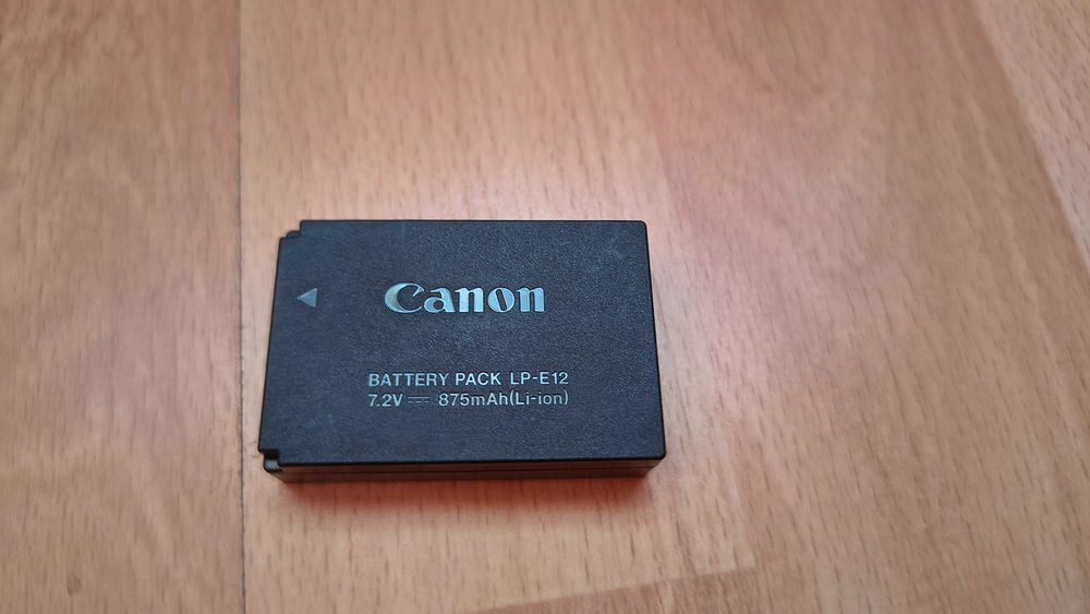 Urgent! Kit Canon EOS M50 Mark II + obiectiv 18-150 mm + accesorii