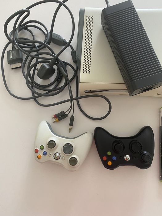 Игровая приставка X.box 360