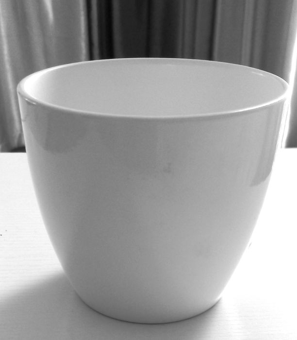 3 vase suport din ceramică albă