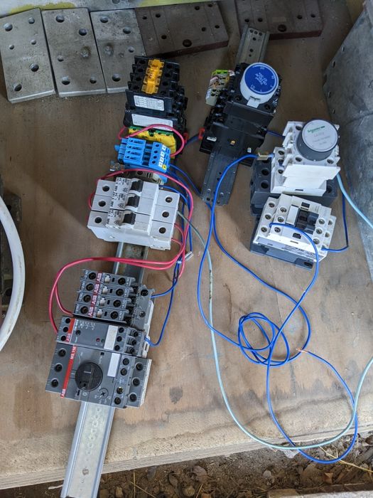 Contactori ABB +RELEE TERMICE+relee intermediare+2 buc surse 400v/24V