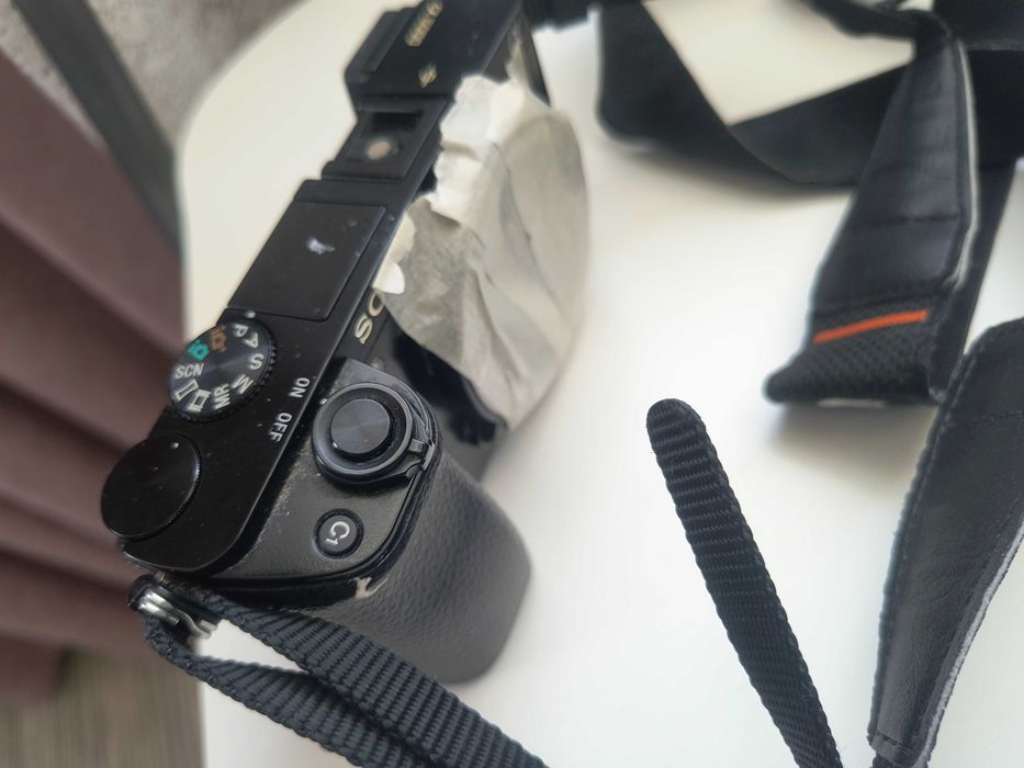 Чисто нов обектив китов Sony SELP1650