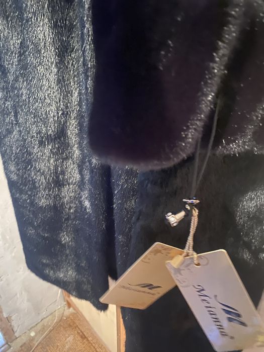 Шуба продам новая