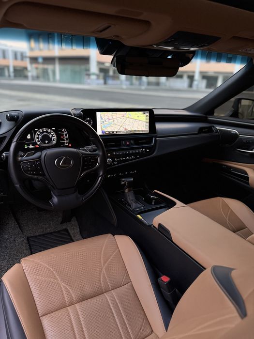 Lexus ES300 Premium Klass 2025 Model