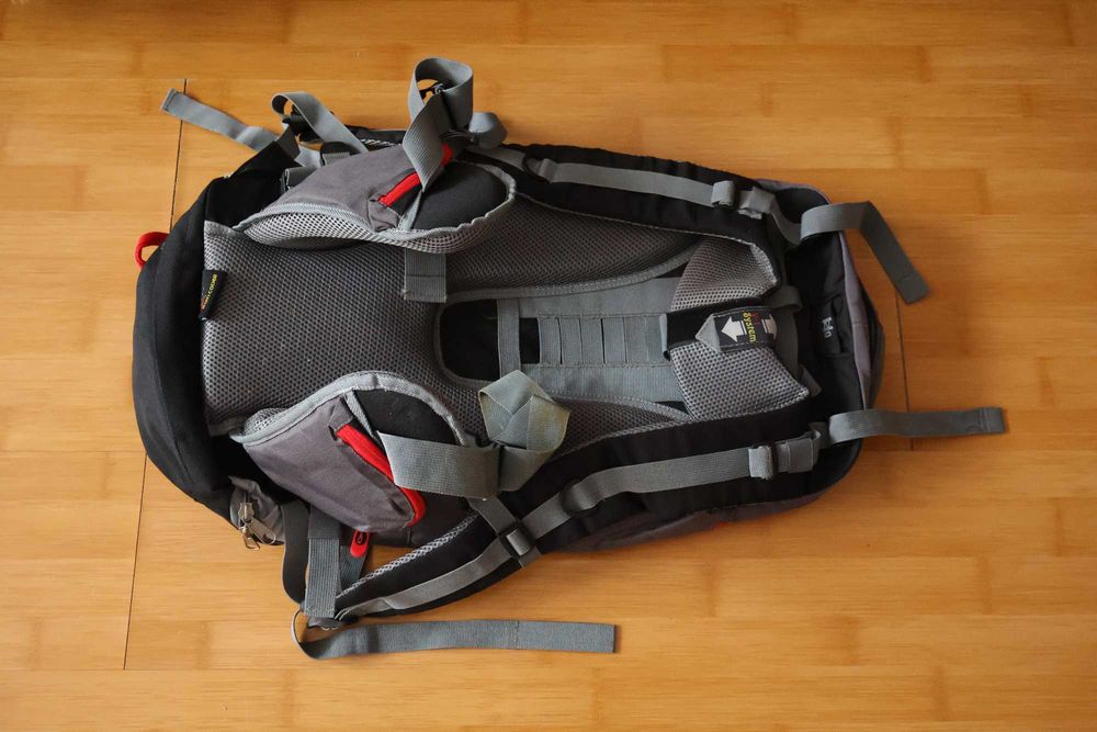 Rucsac drumetie 50L cu husa de ploaie — NOU