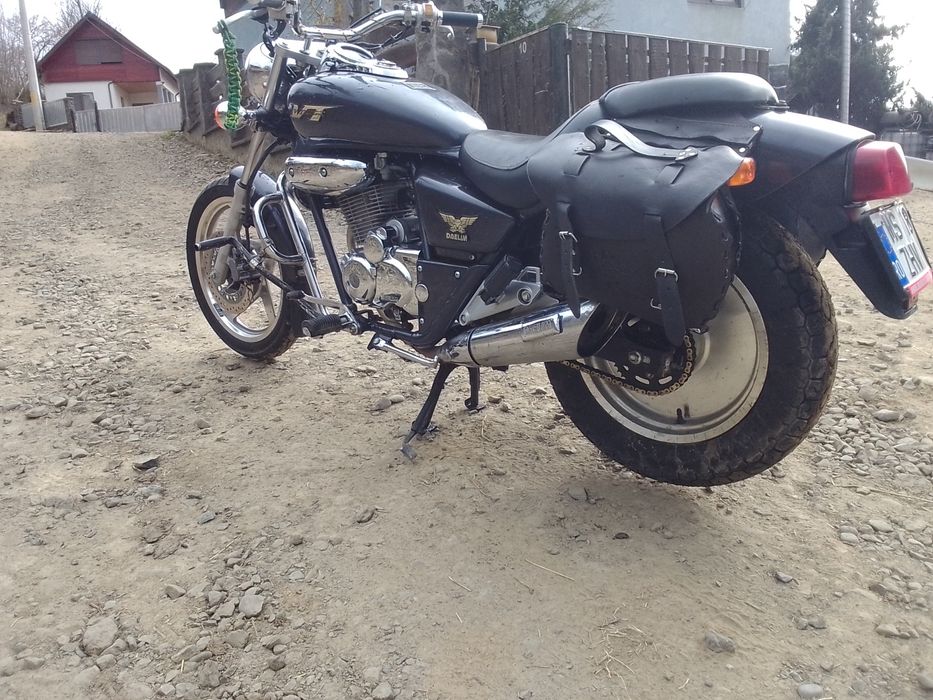 Daelim VT 125 chooper