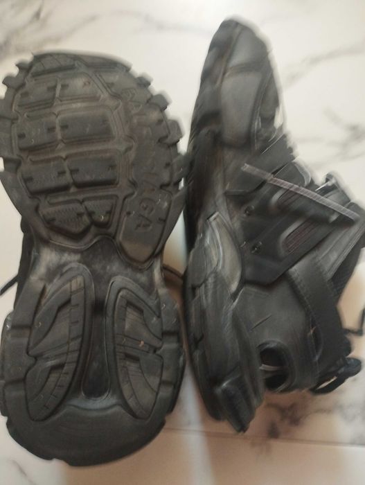 Balenciaga track