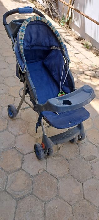 Детская коляска. Не китайская. Удобная в использовании. Ремни  безопас