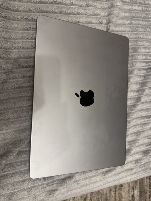 Macbook pro 14 m2
