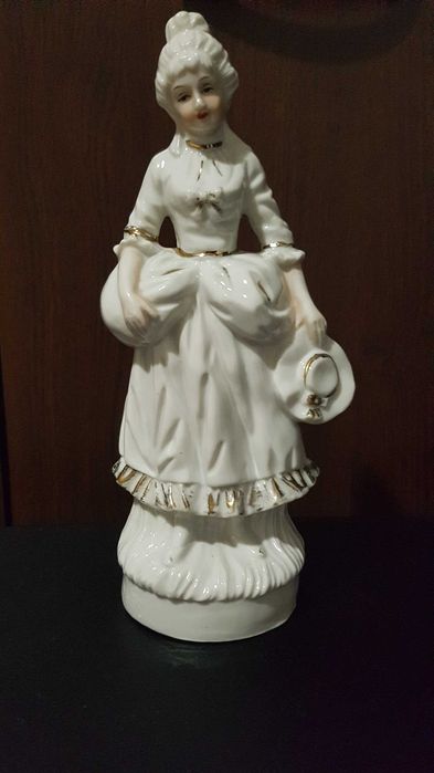 Статуетки от Италия с маркировка.