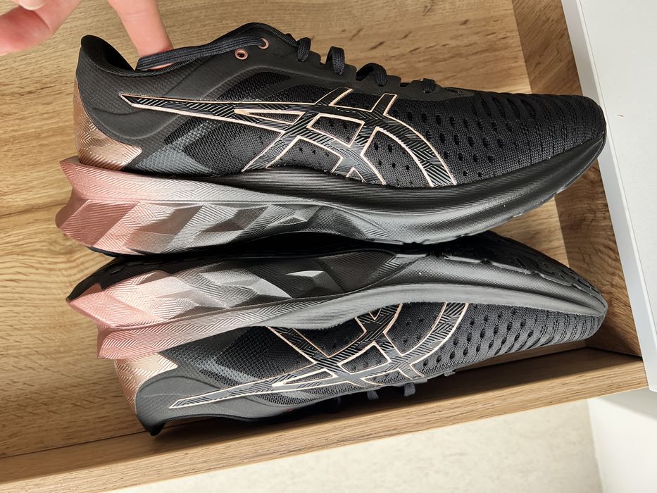 Маратонки Asics Чисто Нови