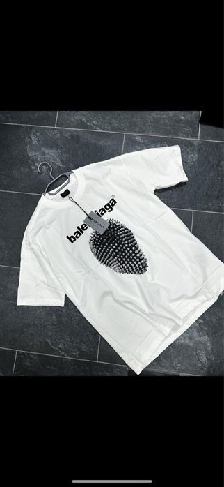 Tricouri premium firma reducere