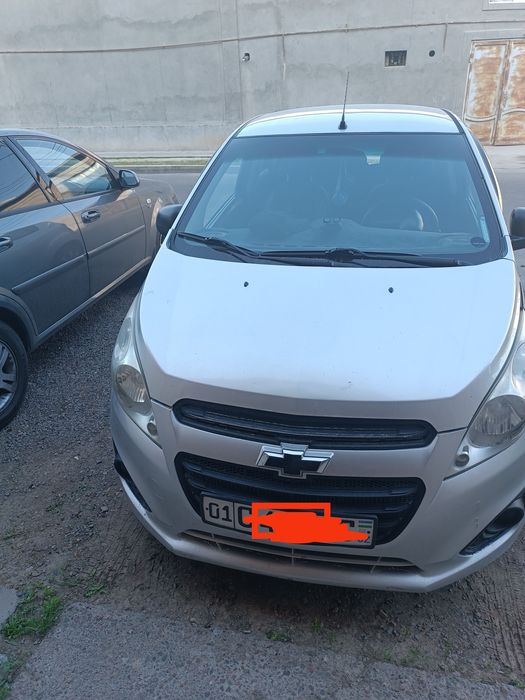 Spark 2014 mator 1.25 holati zoʻr 370 000 yurgan narxi kelishiladi va