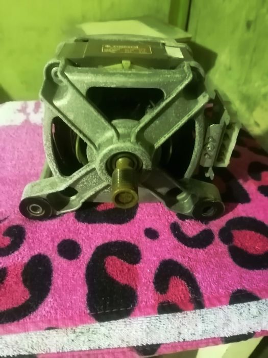 Продам мотор от стиральной машины