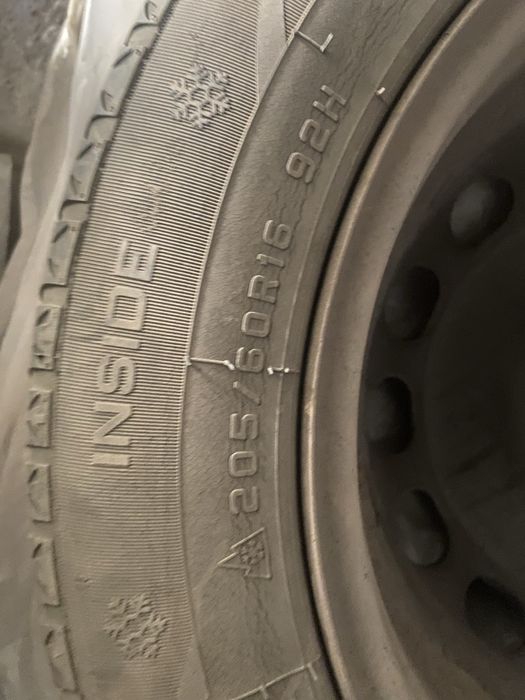 Продам покрышку R16