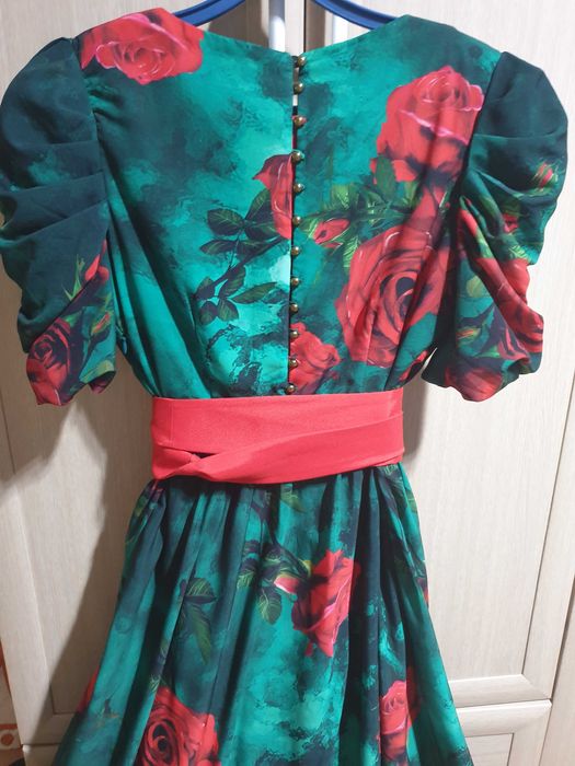 Продам платье вечернее 38р