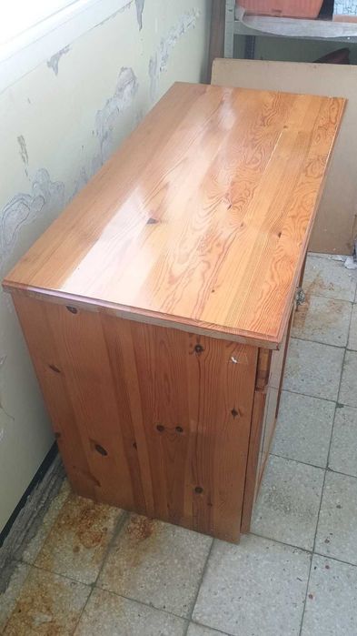 дървено бюро , иглолистен материал