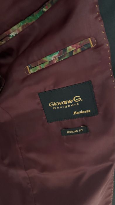 Продам костюм 2ка Giovane G Designers