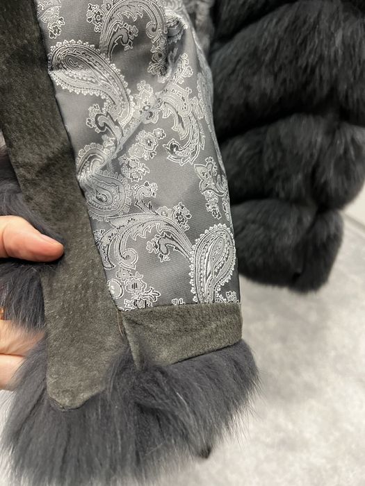 Vesta de blana lunga asa inchisa