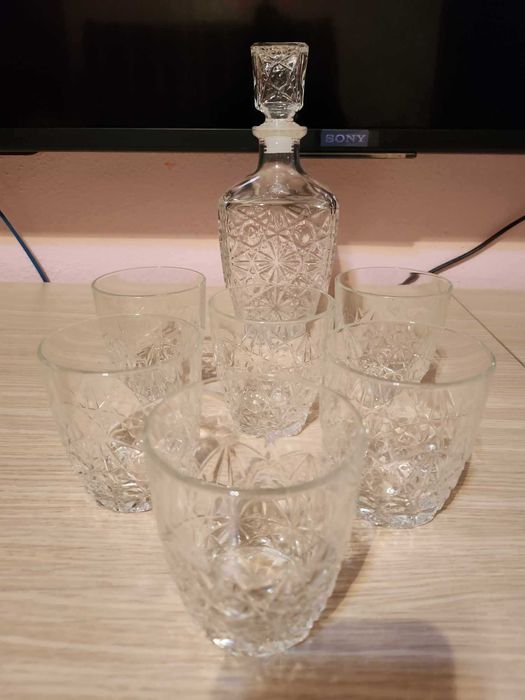set pahare plus sticla whisky