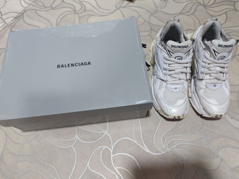 Balenciaga  runner