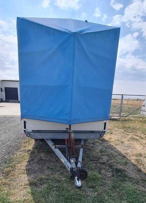 Vand remorca cu prelata pe 2 axe, 2500 KG,635Kg goala