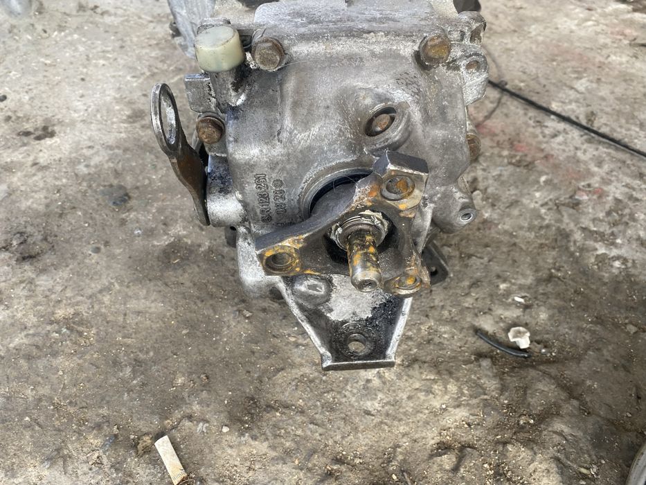 Продам коробку мерс 190 4 ступка мех