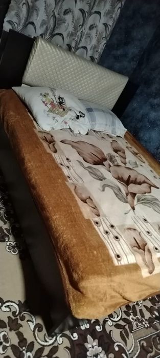 Продам спальный гарнитур