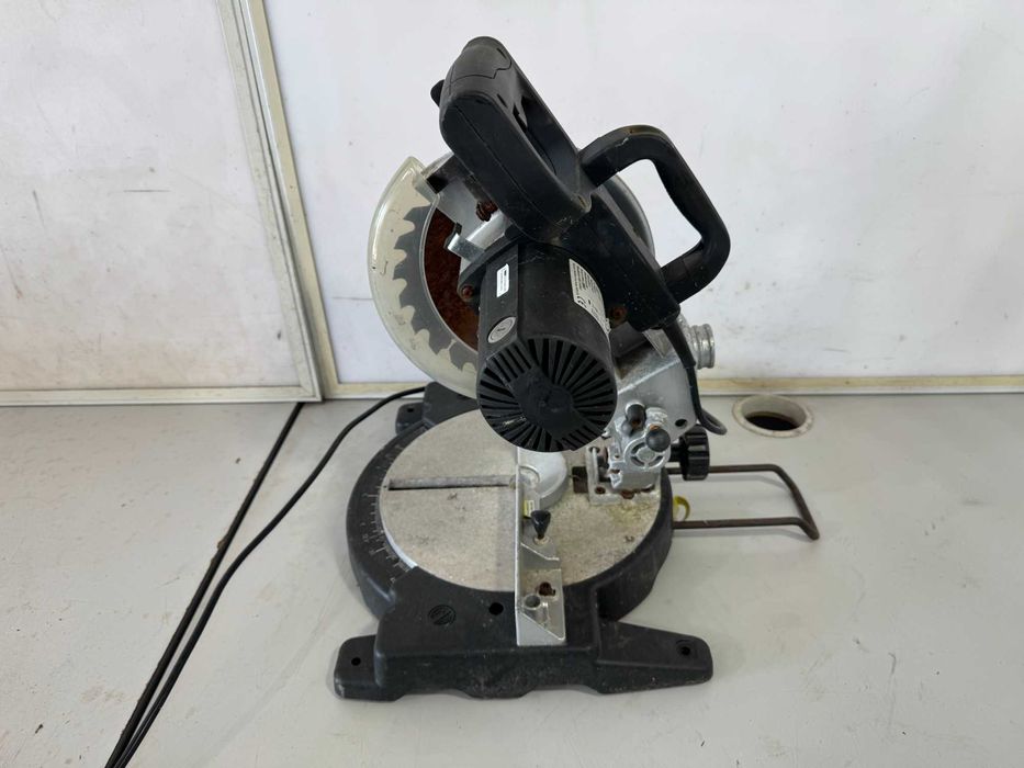 Циркуляр пендула - 1200W / 210mm