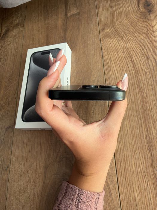 iPhone 15 pro - Черен Титан