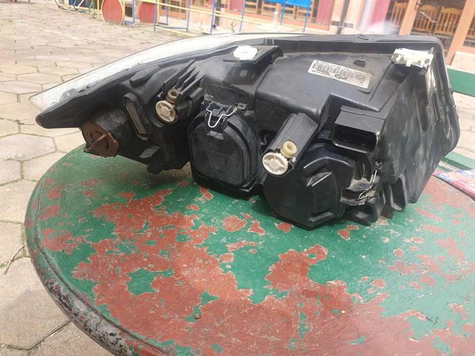 Фар за БМВ Е90 десен