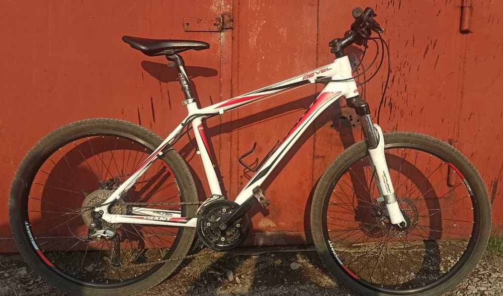 Велосипед GIANT Aluxx 6000