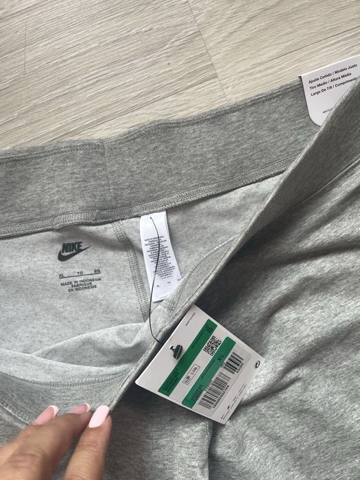 Чисто нов клин Nike XL размер
