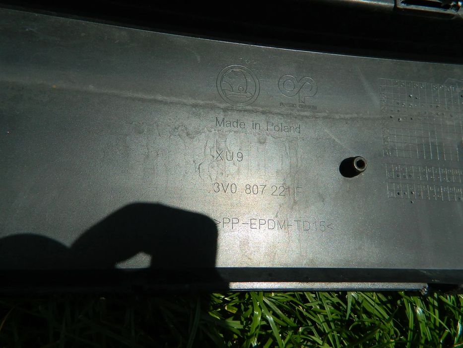Bara Fata Skoda Superb 3 Facelift model 2020 2021 2022 2023 2024 cod 3V0807221F