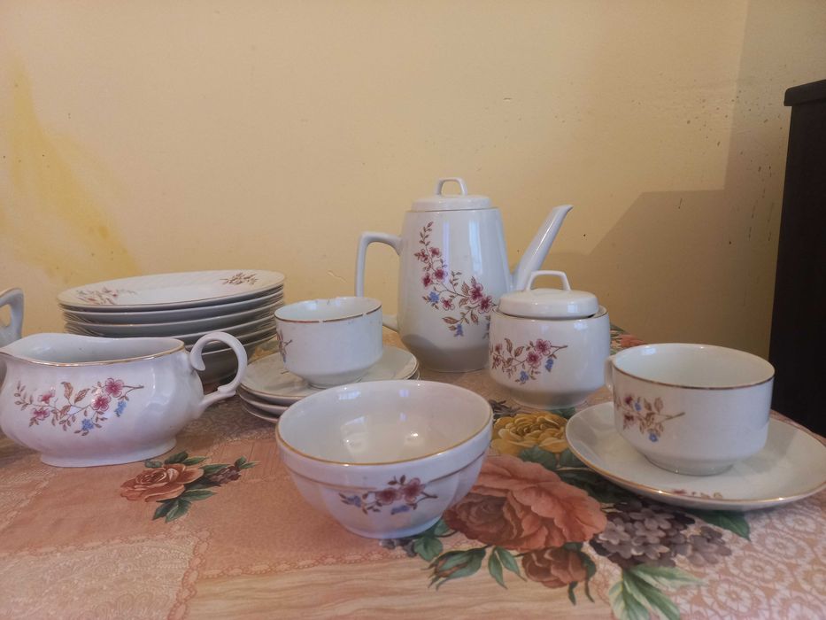 Порцеланов сервиз на Китка