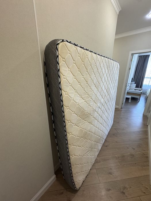 Продам матрас 200х180см