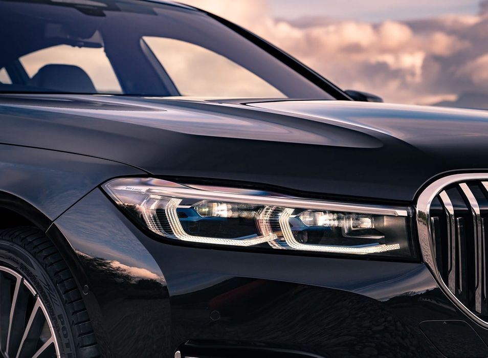 Стекло фар на БМВ