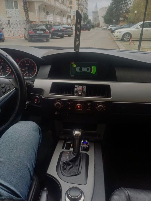 BMW 523 Автомобиль