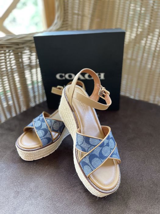 Босоножки Coach Outlet