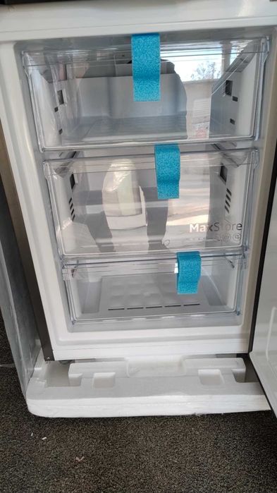 Koмбиниран Хладилник с фризер Beko-Беко 203.5 см AeroFlow™ 355 л