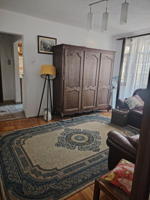 Apartament cu patru camere