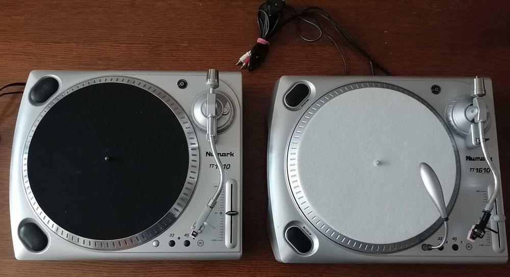 Pickup deck marca Numark TT1610 DJ aflat intr-o stare tehnica buna.