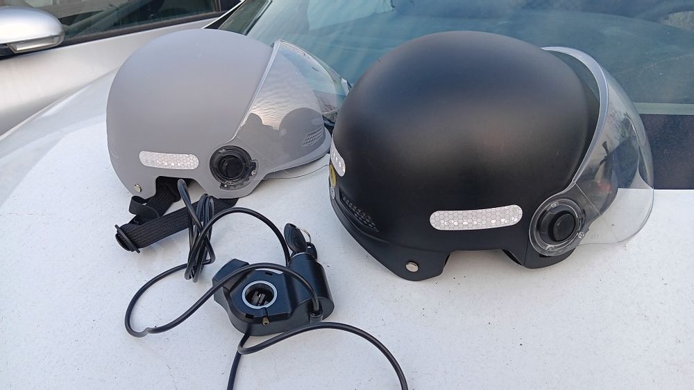 Vând încărcătoare și căști biciclete electrice și trotinete electrice